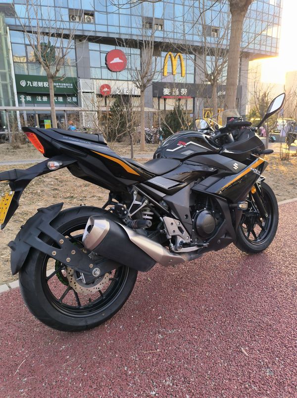二手豪爵铃木GSX250R