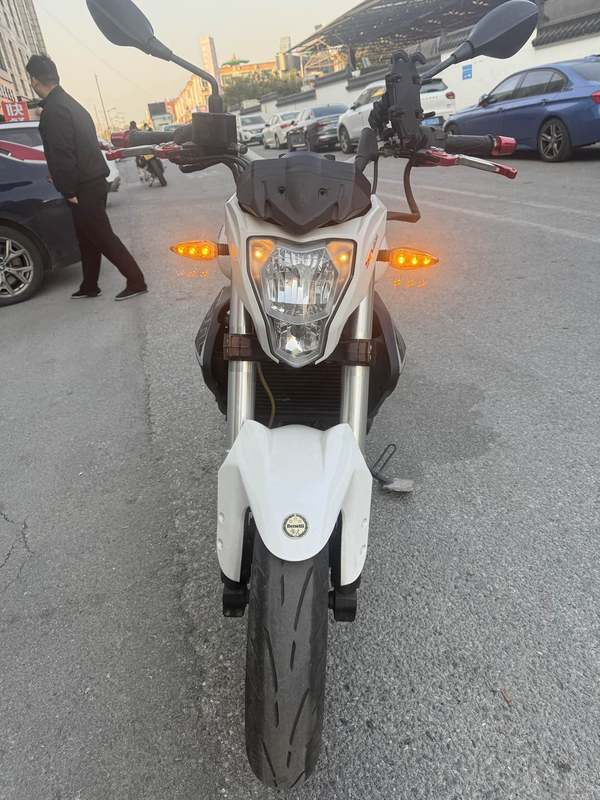 二手贝纳利蓝宝龙 BN302S