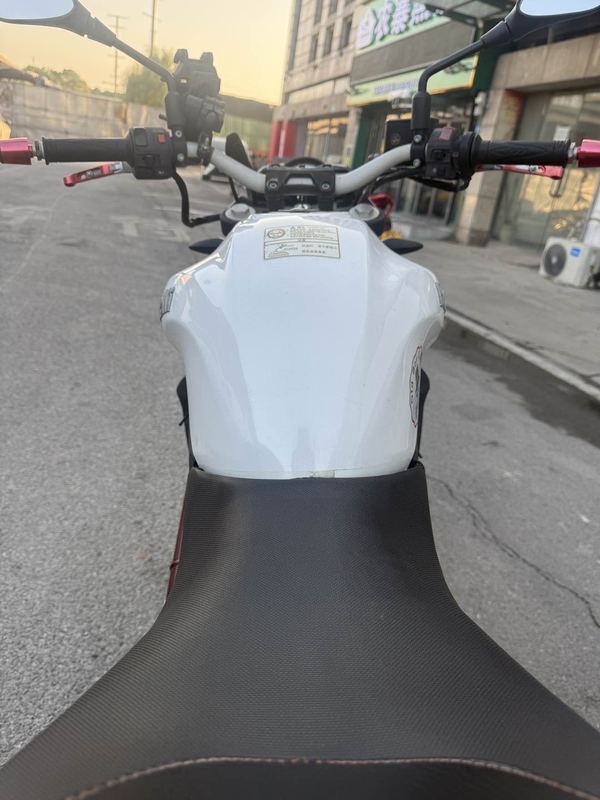 二手贝纳利蓝宝龙 BN302S