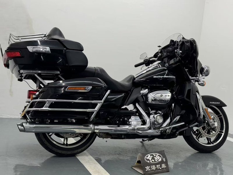 二手哈雷戴维森旗舰滑翔  Limited