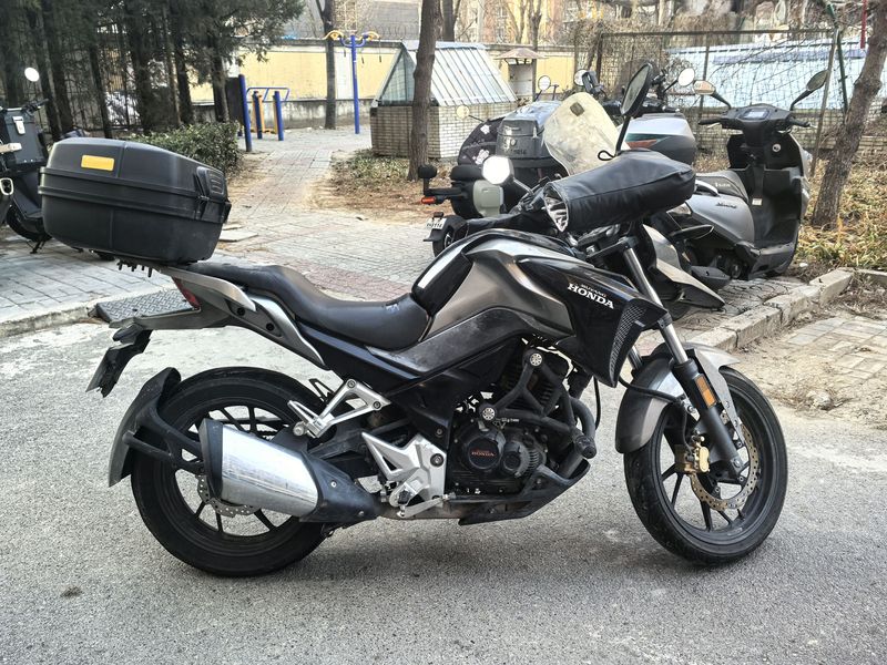 二手五羊本田猛鸷 CB190X