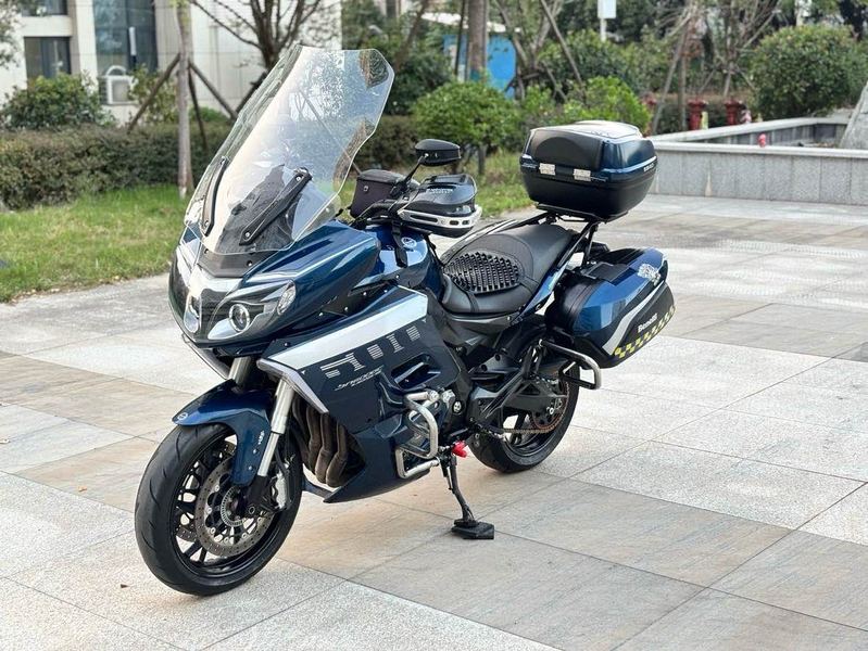 二手贝纳利600GC