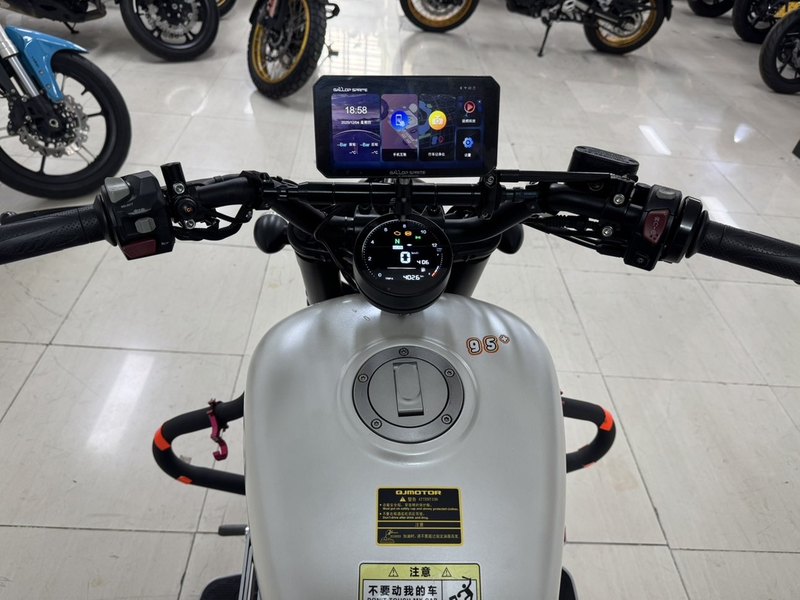 二手QJMOTOR闪250