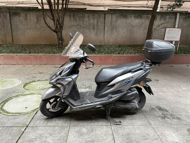 二手新大洲本田裂行 RX125Fi