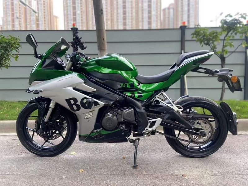 二手贝纳利龙卷风 Tornado 252R