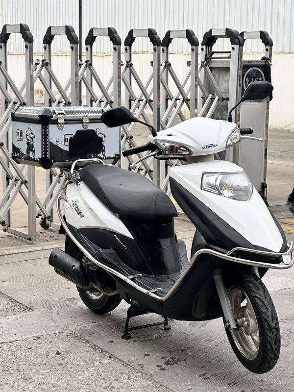 二手五羊本田SCR 喜鲨125