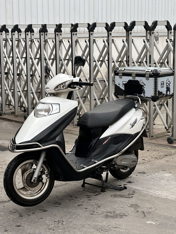 二手五羊本田SCR 喜鲨125