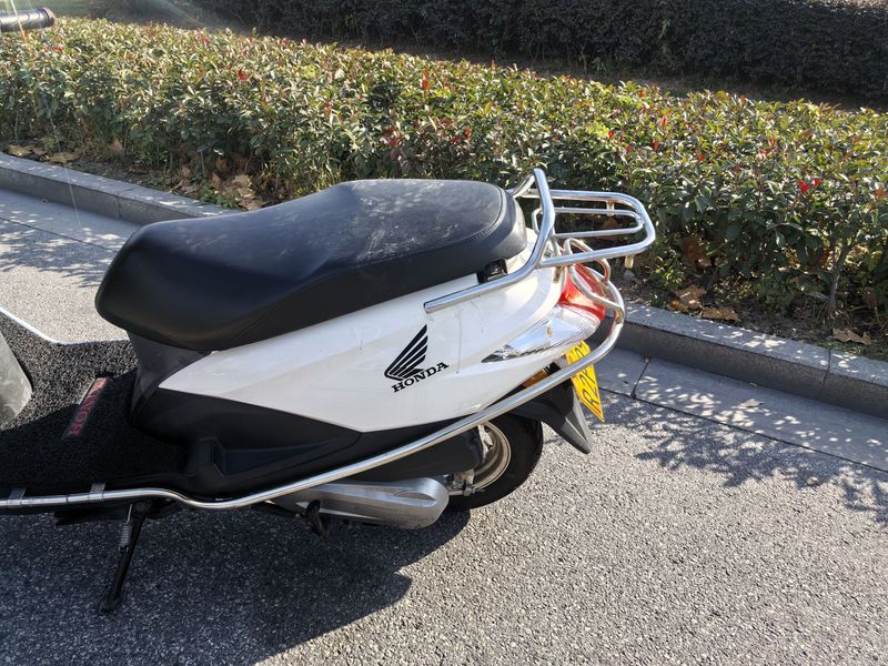 二手五羊本田SCR 喜鲨125