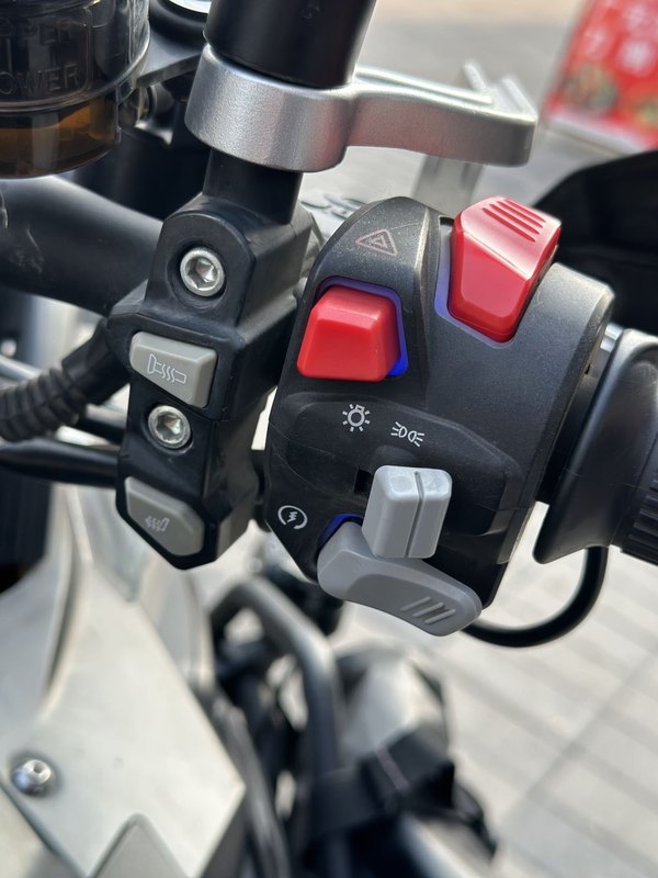 二手贝纳利TRK552