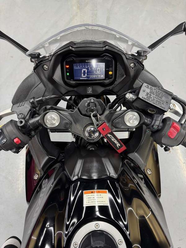 二手豪爵铃木GSX250R