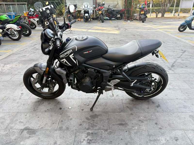 二手凯旋Trident 660