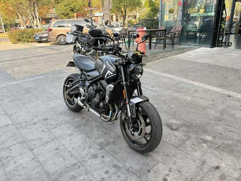 二手凯旋Trident 660