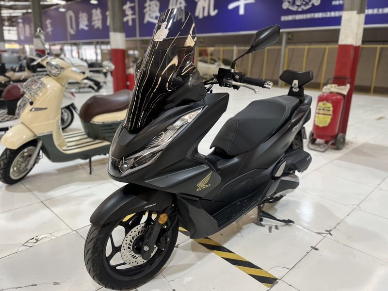 二手五羊本田PCX