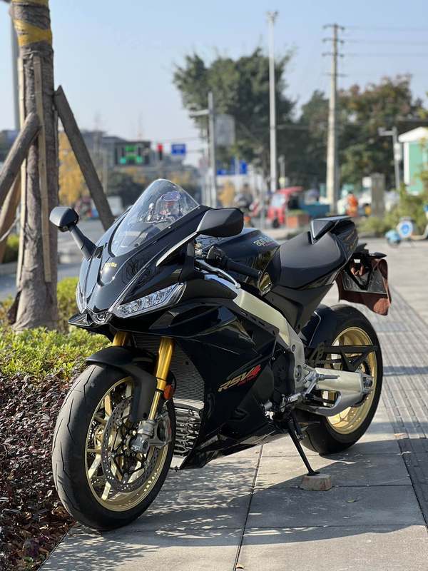 二手阿普利亚RSV4