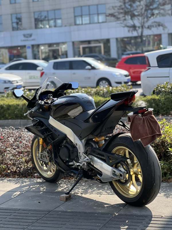 二手阿普利亚RSV4