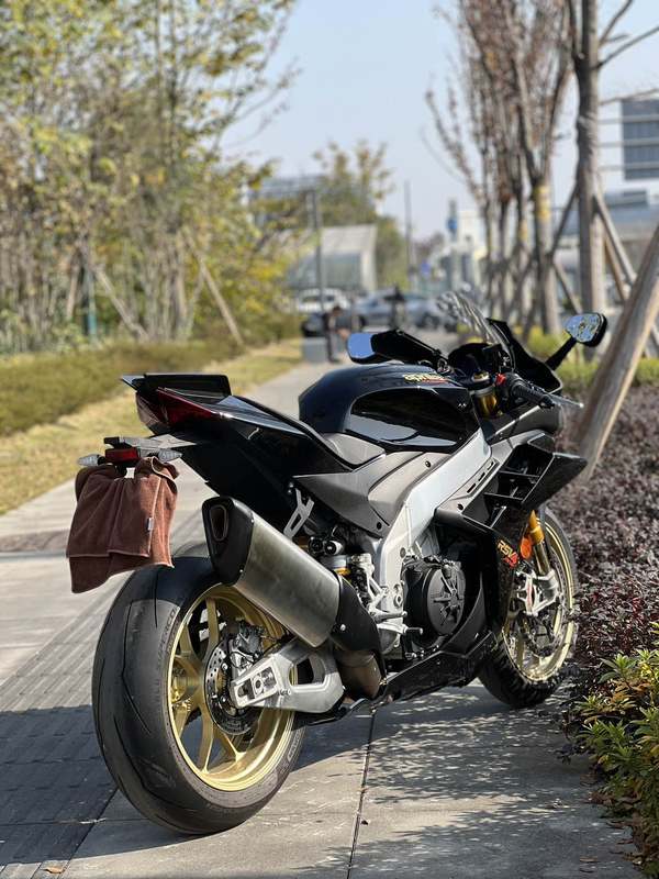二手阿普利亚RSV4