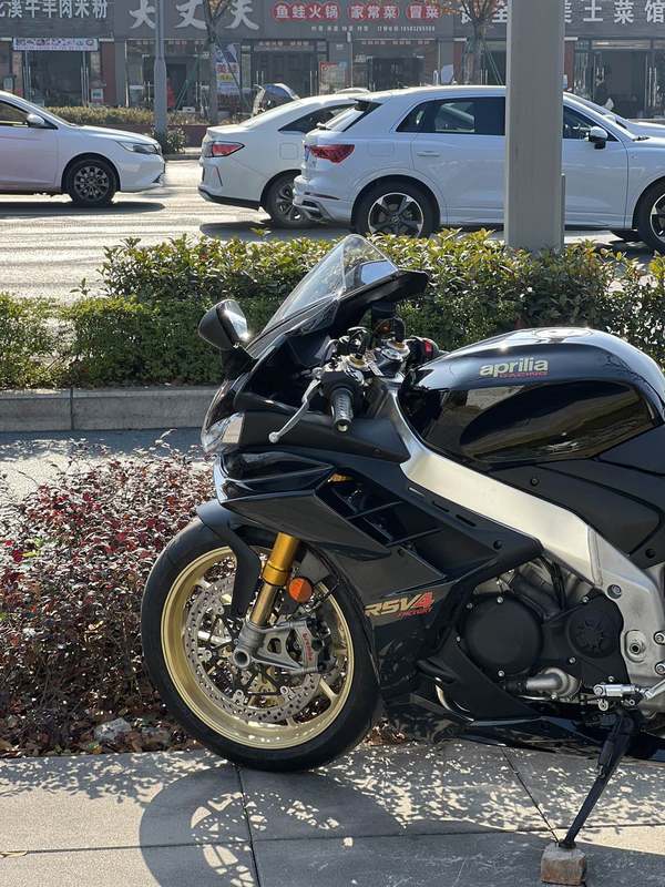二手阿普利亚RSV4