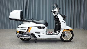 二手南方梦拉丽莎 飞戈