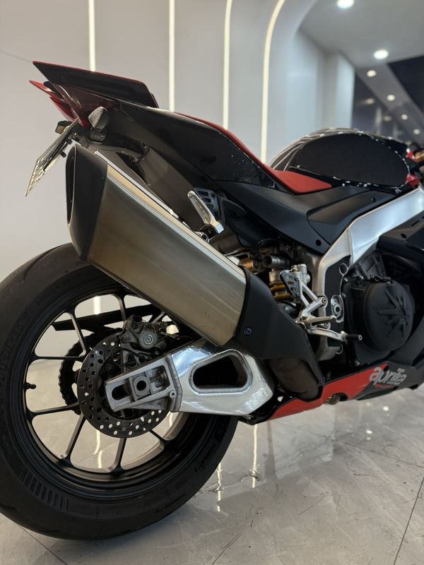 二手阿普利亚RSV4