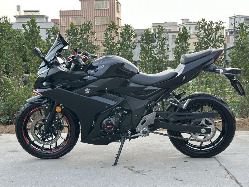 二手豪爵铃木GSX250R