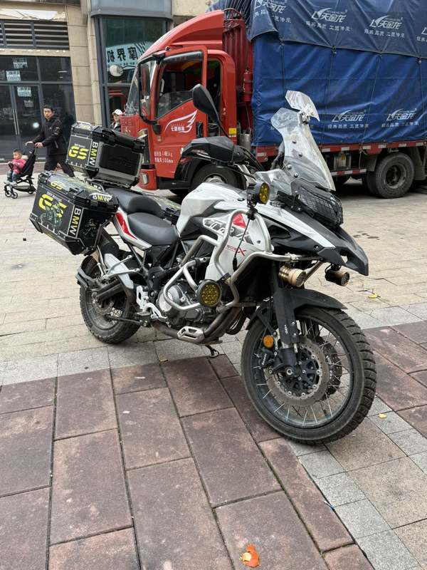 二手贝纳利金鹏 TRK502