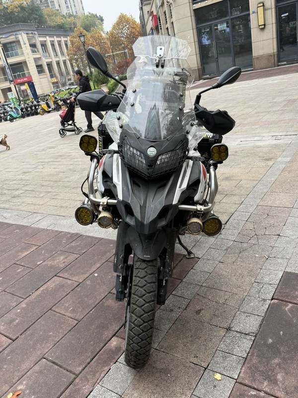 二手贝纳利金鹏 TRK502