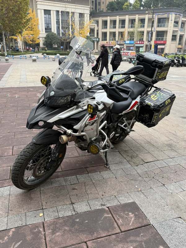 二手贝纳利金鹏 TRK502