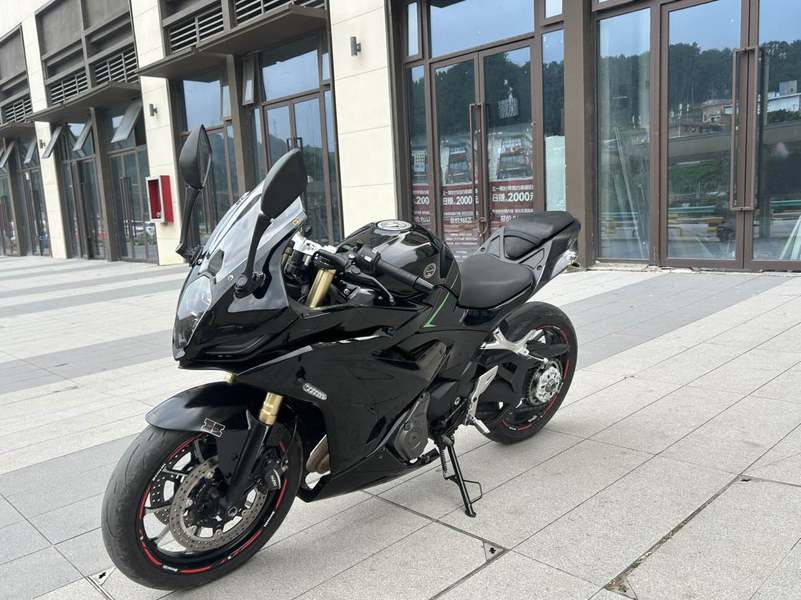 二手贝纳利龙卷风 Tornado 402R