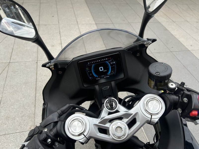 二手贝纳利龙卷风 Tornado 402R