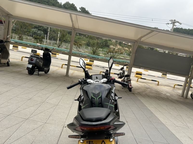 二手贝纳利龙卷风 Tornado 402R