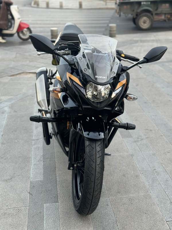 二手豪爵铃木GSX250R