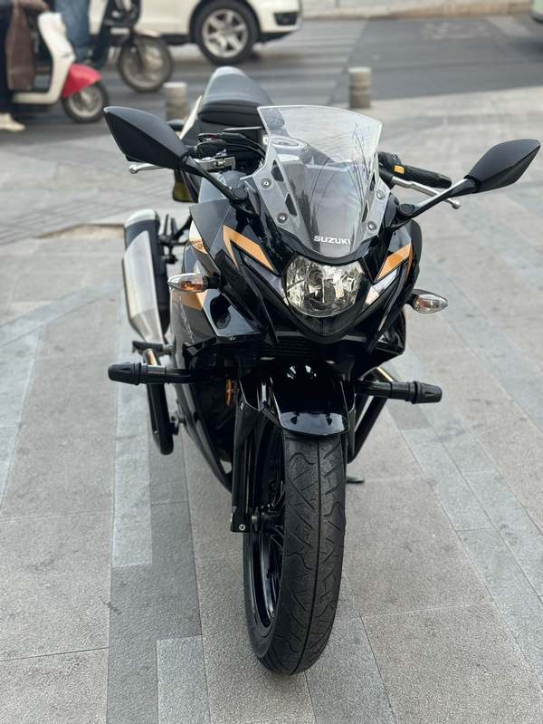 二手豪爵铃木GSX250R