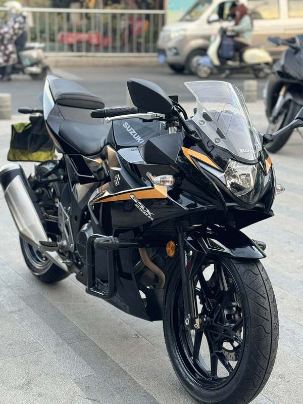 二手豪爵铃木GSX250R