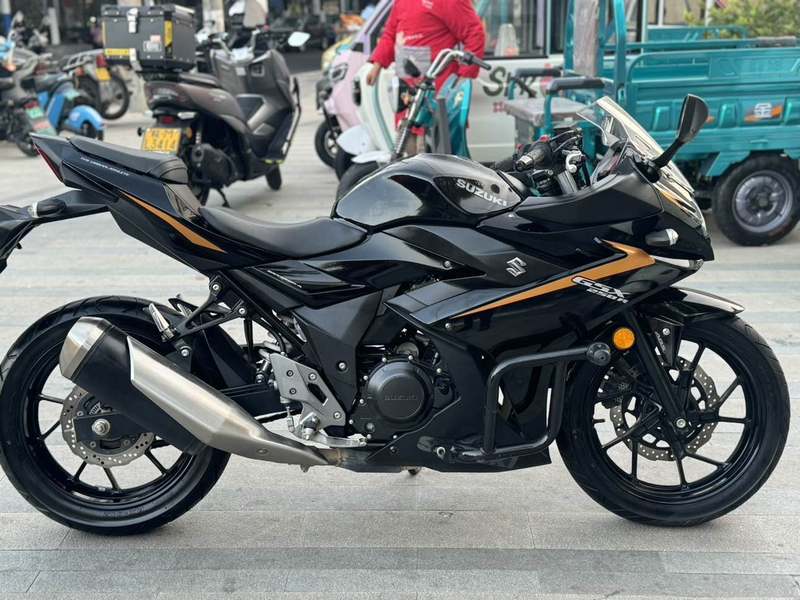 二手豪爵铃木GSX250R