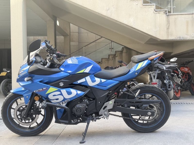 二手豪爵铃木GSX250R