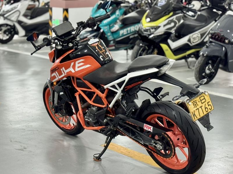 二手KTMR2R390 Duke