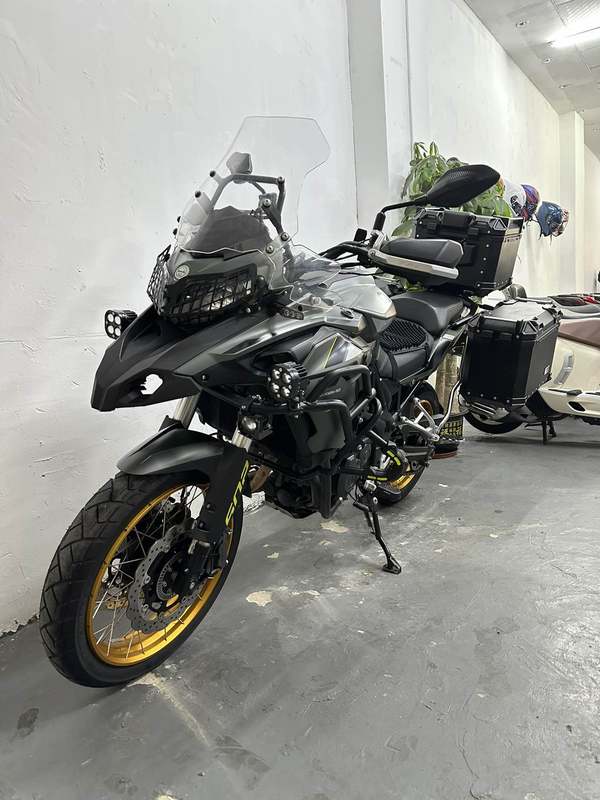 二手贝纳利金鹏 TRK502