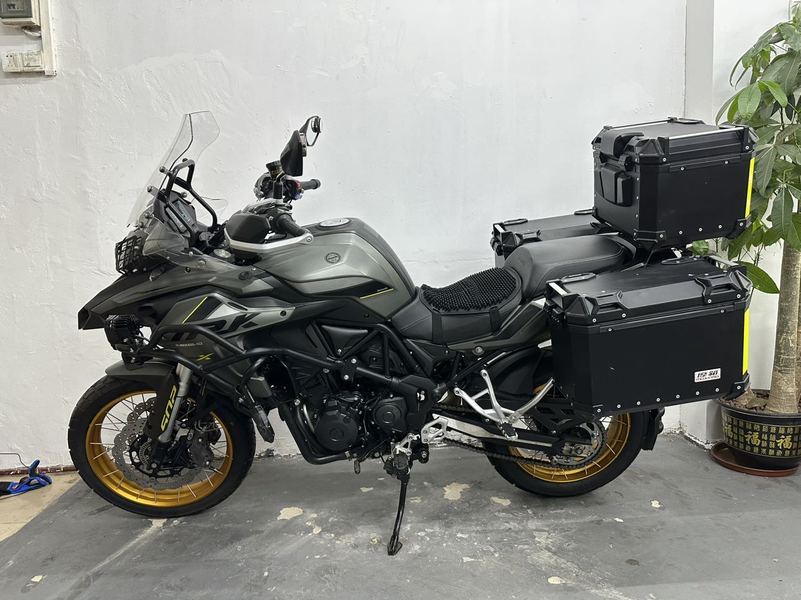 二手贝纳利金鹏 TRK502