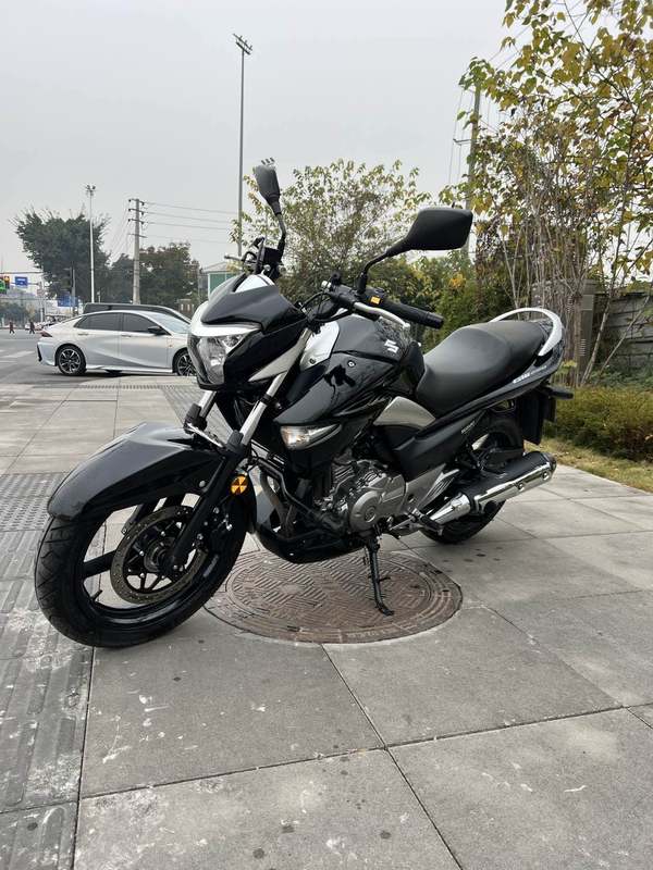 二手豪爵铃木骊驰 GW250