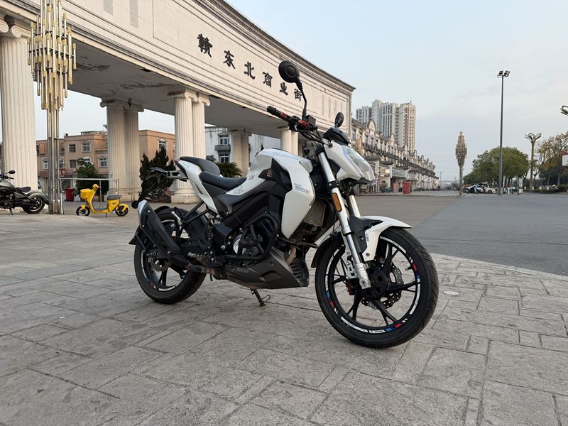 二手贝纳利小迅龙 BN150S