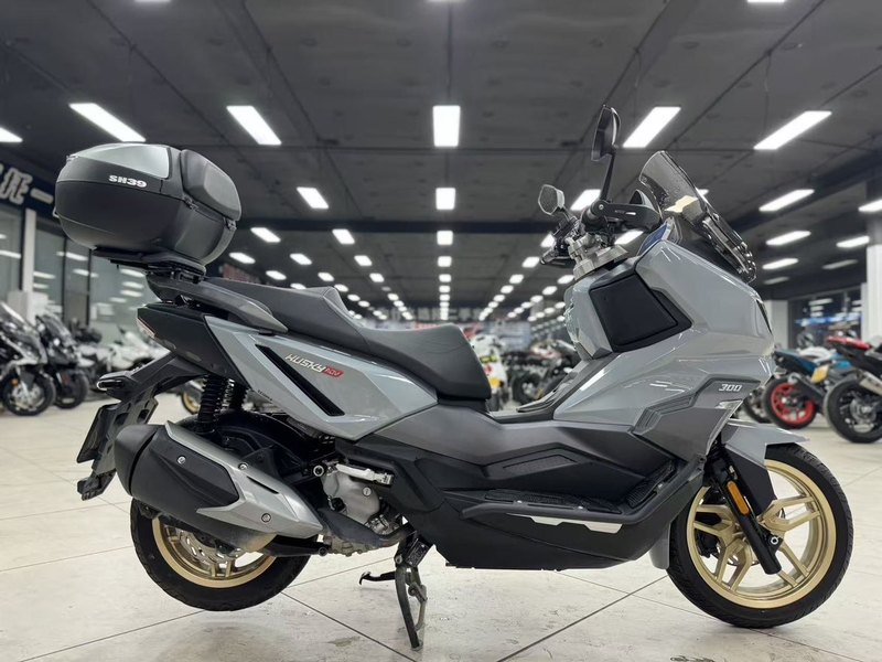 二手三阳哈士奇 Husky ADV300