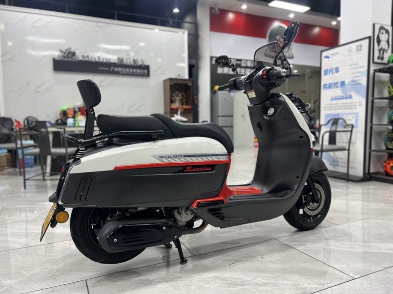 二手维多利亚Sixties 250Si