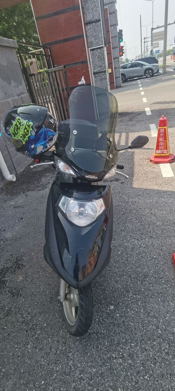 二手五羊本田SCR 喜鲨125