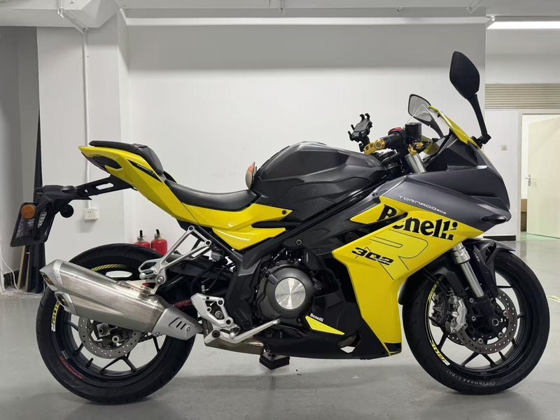 二手贝纳利龙卷风 Tornado 302R