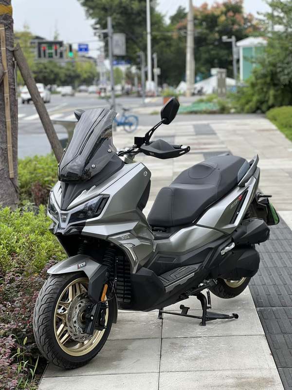 二手三阳哈士奇 Husky ADV300