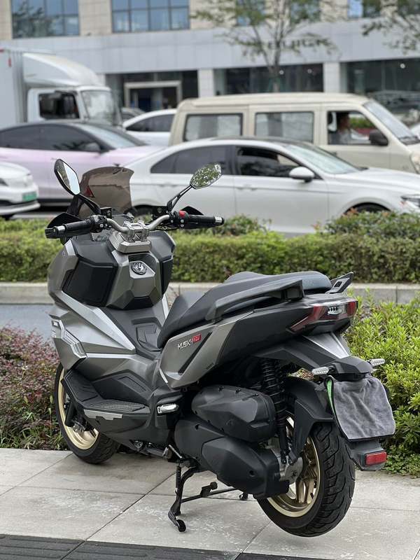 二手三阳哈士奇 Husky ADV300