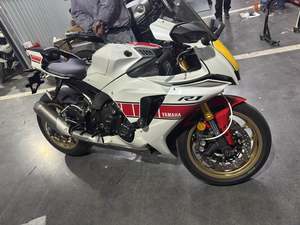 二手雅马哈YZF-R1