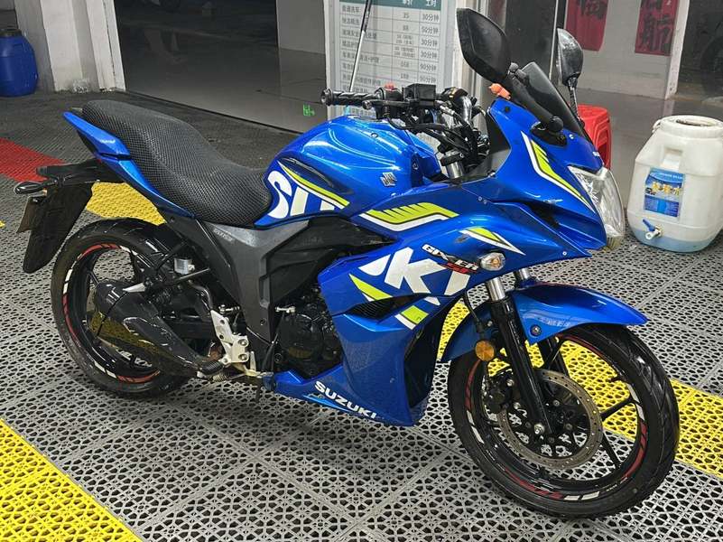 二手济南铃木极客飒 Gixxer 155