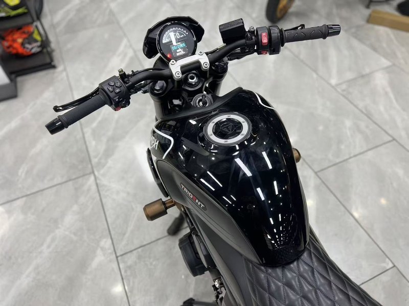 二手凯旋Trident 660