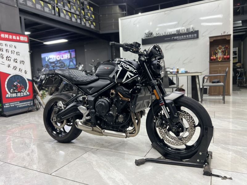 二手凯旋Trident 660